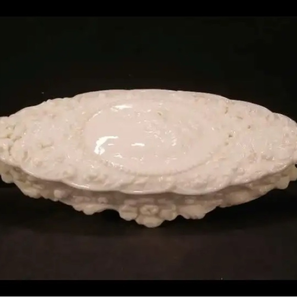 Gorgeous Jenny Lind Milk Glass Glove Box with lid by Fostoria. MINT condition - Picture 5 of 9